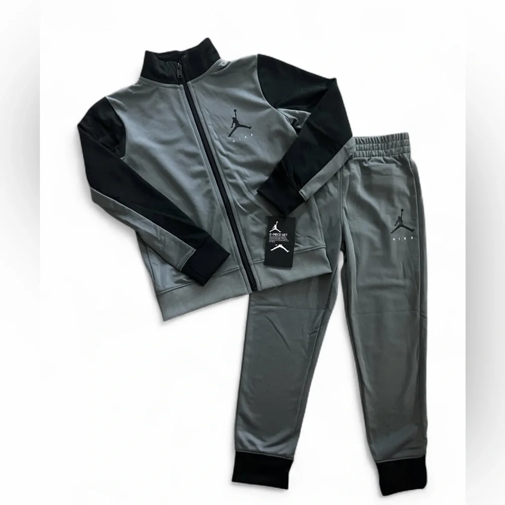 Nike Air Jordan Black and Gray Athletic 2PC Set Boys Size 5-6 NWT